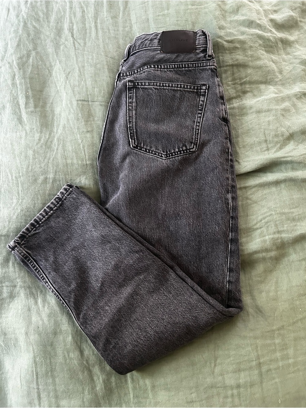 Everlane Women’s 90s Cheeky Black Washed Jeans
